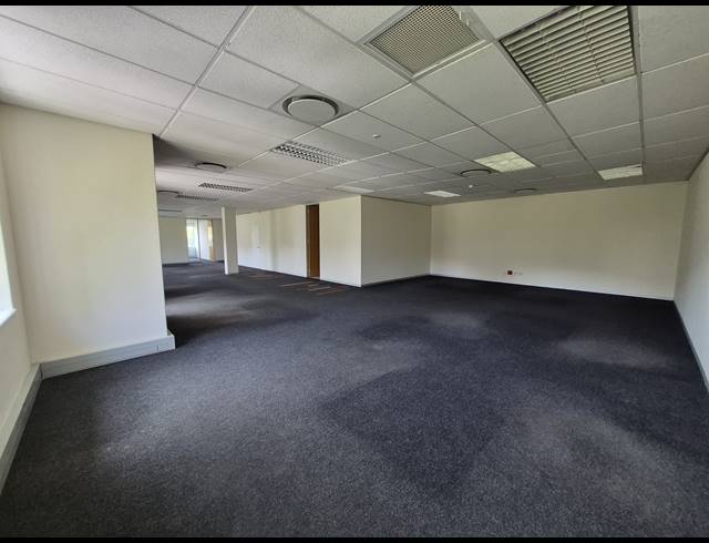 565M² OFFICE TO LET IN SANDTON CENTRAL